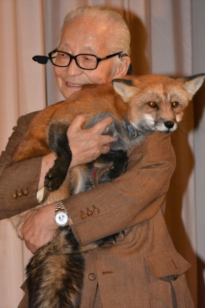 映画『キタキツネ物語 －35周年リニューアル版－』完成披露チャリティ試写会（本物のキタキツネと畑正憲）