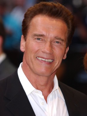 元家政婦との間の息子の誕生日に家庭用ジムをプレゼント。息子は若い頃のシュワちゃんにそっくりだとか…