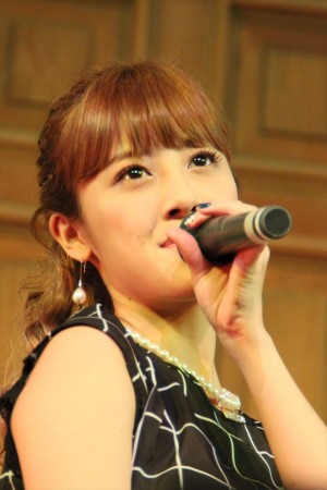 新曲『もっとずっと一緒に居たかった／ROCK エロティック』発売記念イベントを行ったBerryz工房・夏焼雅