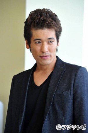 時代の寵児・鮎川光を演じる佐藤隆太