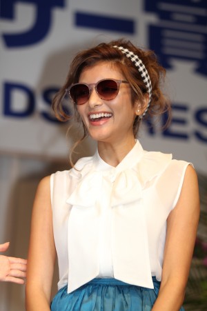 「第26回 日本 メガネ ベスト ドレッサー賞 表彰式」＜サングラス部門＞ローラ