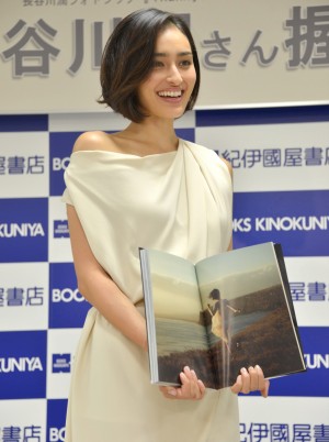 長谷川潤、自身初のフォトブック『Thankyou Sun』発売イベントにて