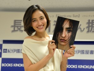 長谷川潤、自身初のフォトブック『Thankyou Sun』発売イベントにて