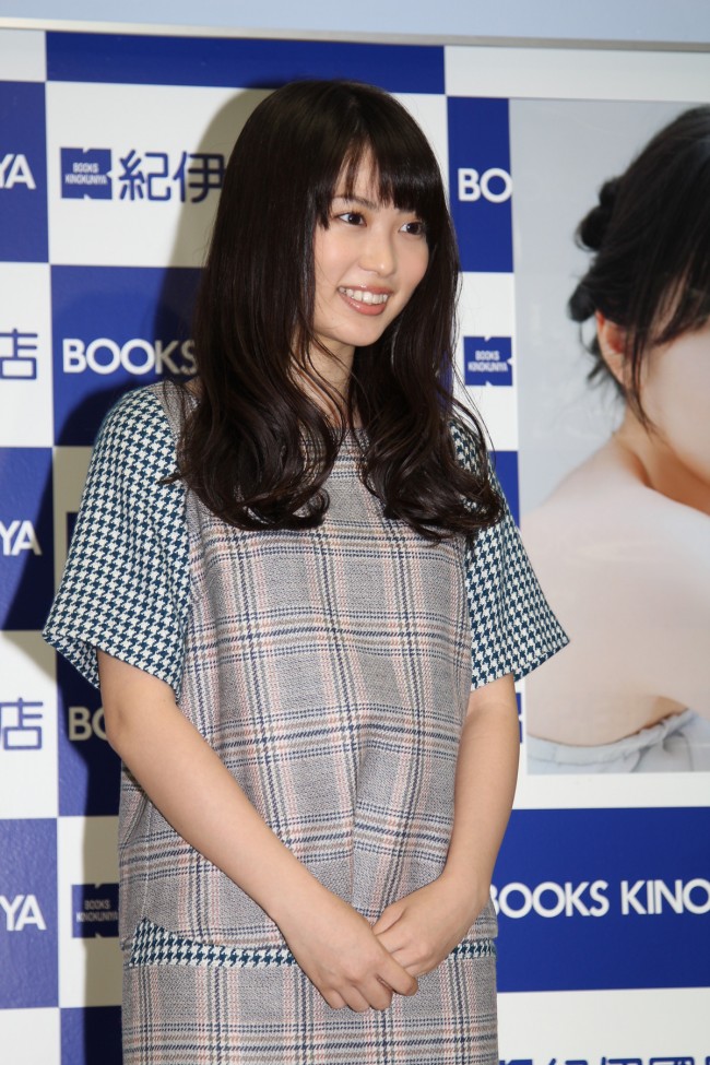 志田未来　20歳　カレンダー発売　囲み取材