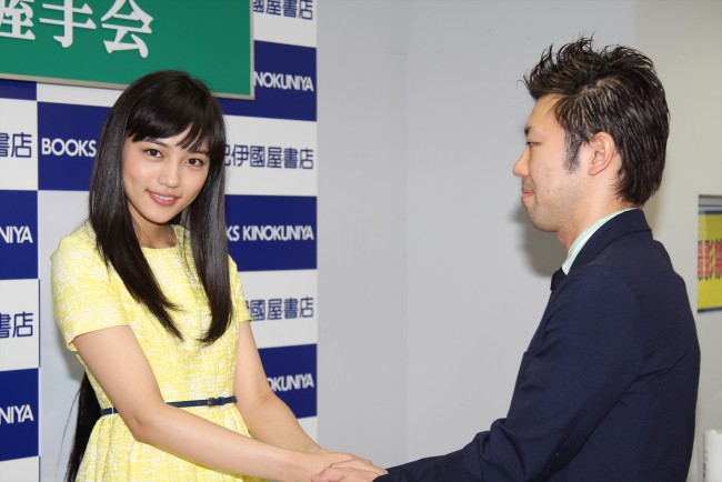 川口春奈、2014年カレンダー発売記念イベント20131014