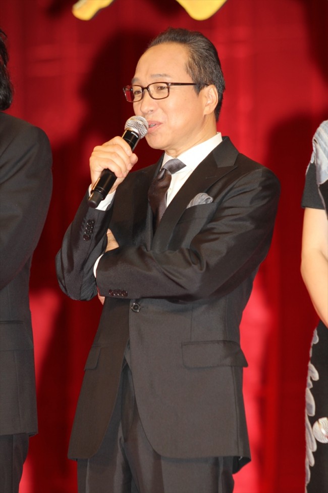 『清須会議』完成披露イベントに登場した小日向文世