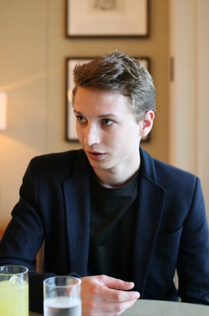 『危険なプロット』エルンスト・ウンハウワー