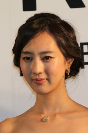 『ほとりの朔子』（グリーンカーペット）