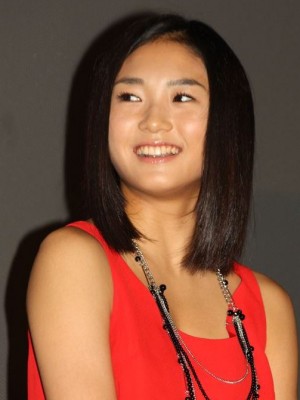 E-girlsとFlowerを脱退することを発表した水野絵梨奈（2012年10月『悪の教典』完成披露舞台挨拶）