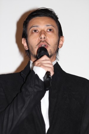 『人類資金』初日舞台挨拶に出席した、オダギリジョー