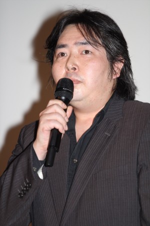 『人類資金』初日舞台挨拶に出席した、原作者の福井晴敏氏