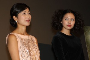 『ほとりの朔子』舞台挨拶に出席した、鶴田真由、二階堂ふみ