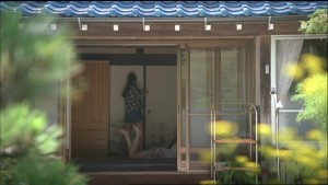 「dビデオ powered by BeeTV」新CM『家篇』より