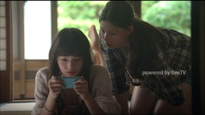「dビデオ powered by BeeTV」新CM『家篇』より