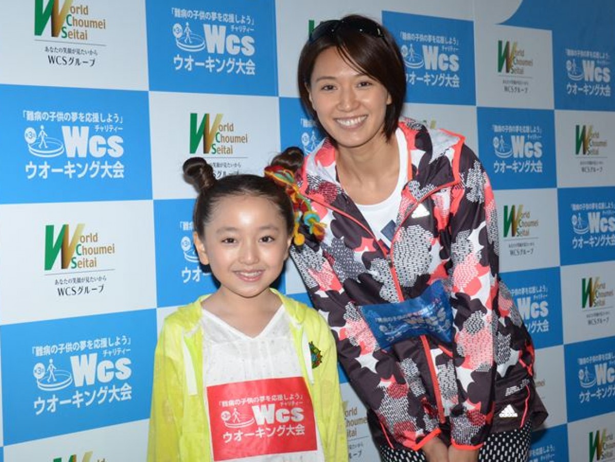 浅尾美和 谷花音とチャリティーウォーキングに参加 こんな可愛い子いたら 13年10月21日 写真 エンタメ ニュース クランクイン