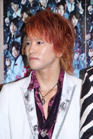 上鶴徹、舞台『私のホストちゃん』フォトセッション・囲み取材にて