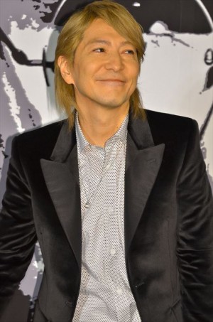 映画『スティーブ・ジョブズ』トリビュートミニライブで曲を披露した、小室哲哉