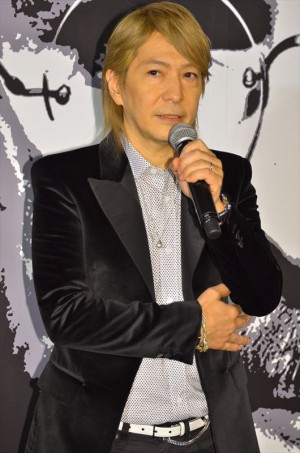 映画『スティーブ・ジョブズ』トリビュートミニライブで曲を披露した、小室哲哉