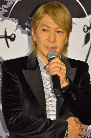 映画『スティーブ・ジョブズ』トリビュートミニライブで曲を披露した、小室哲哉