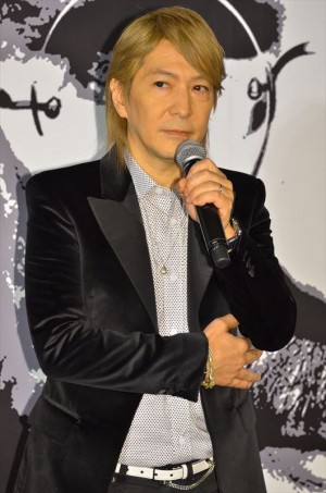 映画『スティーブ・ジョブズ』トリビュートミニライブで曲を披露した、小室哲哉