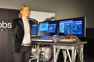 映画『スティーブ・ジョブズ』トリビュートミニライブで曲を披露した、小室哲哉