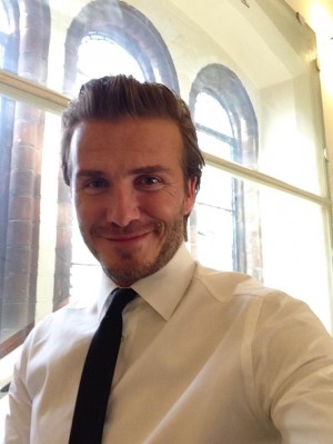 フェイスブック上のイベント登場前に珍しく自撮りするベッカム（※デヴィッド・ベッカムの公式フェイスブックページより）