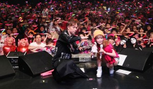 中川翔子と大槻ケンヂが映画主題歌「ヌイグルマーZ」をサプライズ発表