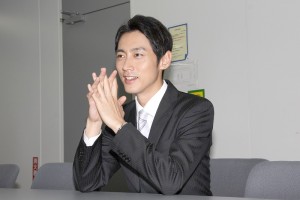 『金曜8時のドラマ「刑事 吉永誠一　涙の事件簿」』にて、鑑貴一役で出演中の小泉孝太郎