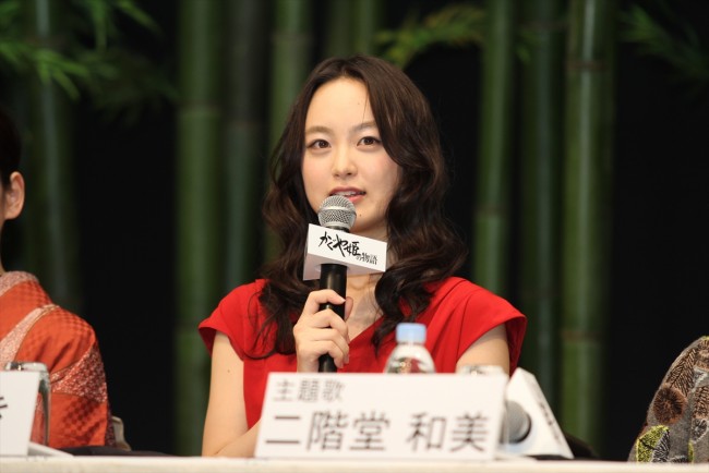 『かぐや姫の物語』完成報告会見に出席した朝倉あき
