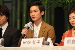 『かぐや姫の物語』完成報告会見に出席した高良健吾