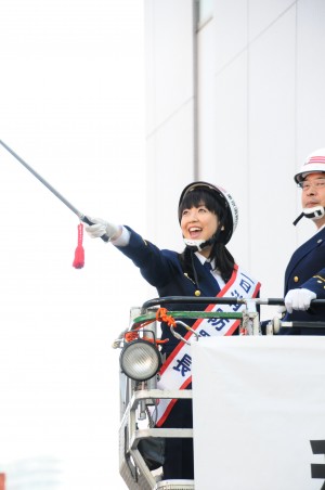 東京・麻布消防署で一日消防署長を務めた黒川智花