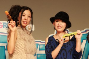 『KINGRUN Presents アニソンキング』記者発表会に出席した石田燿子（右）といとうかなこ（左）