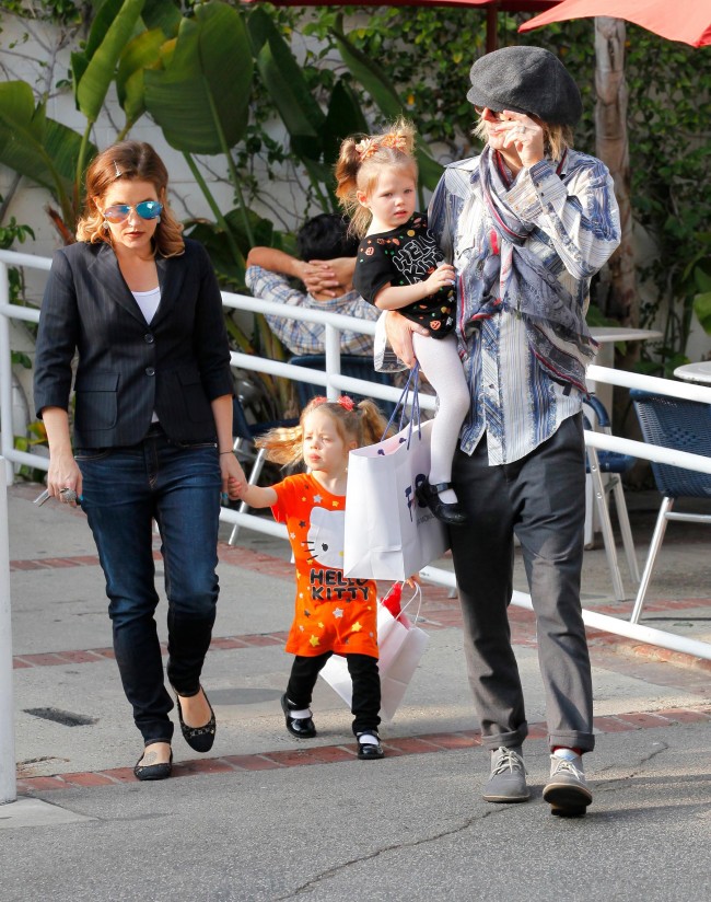 リサ・マリー・プレスリー＆マイケル・ロックウッド＆ハーパー＆フィンリー・ロックウッド Lisa Marie Presley and Michael Lockwood and Harper and Finley Rockwood