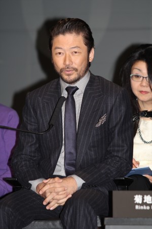 『47RONIN』来日記者会見に登場した浅野忠信