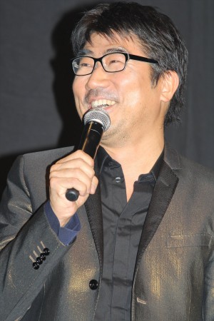 『カノジョは嘘を愛しすぎてる』完成披露舞台挨拶に登壇した亀田誠治