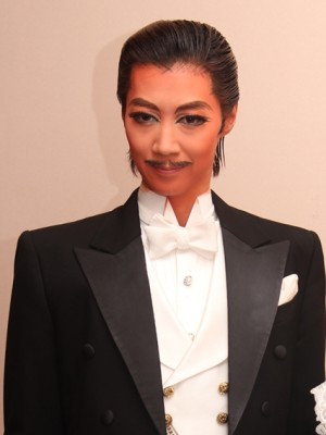 宝塚グランドロマン『風と共に去りぬ』囲み取材に応じた凰稀かなめ