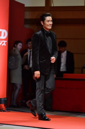 『REDリターンズ』ジャパンプレミアに登場したイ・ビョンホン