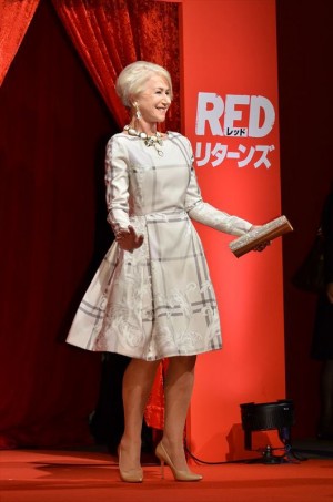 『REDリターンズ』ジャパンプレミアに登場したヘレン・ミレン