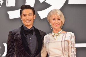 『REDリターンズ』ジャパンプレミアに登場したヘレン・ミレンとイ・ビョンホン