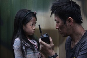 『FLU 運命の36時間』で映画デビューを果たした天才子役のパク・ミナ（左）とチャン・ヒョク（右）