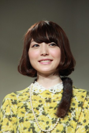 『となりの関くん』製作発表会に出席した花澤香菜