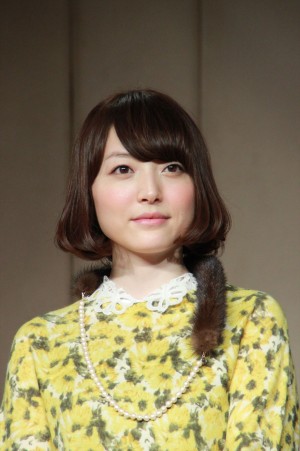 『となりの関くん』製作発表会に出席した花澤香菜