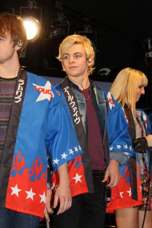 「R5」来日ファンミーティング