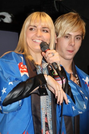 「R5」来日ファンミーティング