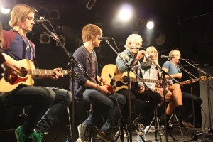 「R5」来日ファンミーティング