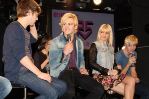 「R5」来日ファンミーティング