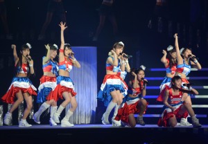 日本武道館で全国ツアー千秋楽を迎えたモーニング娘。