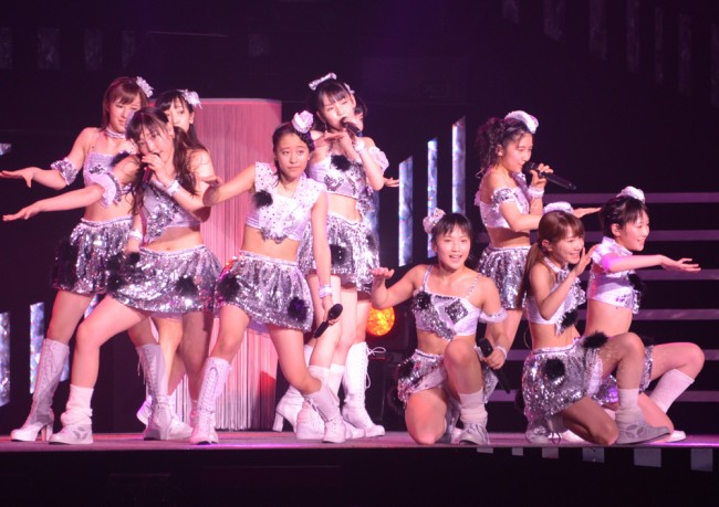 日本武道館で全国ツアー千秋楽を迎えたモーニング娘。