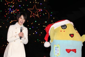 剛力彩芽＆ふなっしー、中山競馬場クリスマスイルミネーション点灯式にて