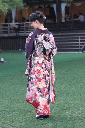 剛力彩芽、2014年オスカープロモーション晴れ着撮影会にて